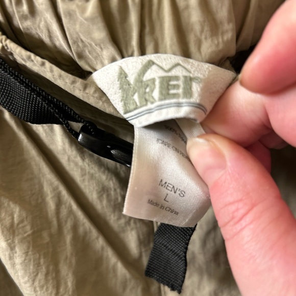 REI Men's Zip-Off Cargo Pants in Khaki - Picture 2 of 4